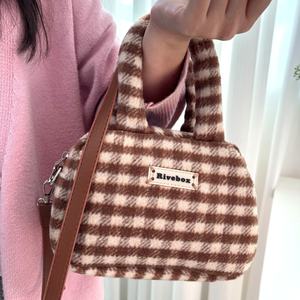 New Arrival Women's Y2K Winter Style Crossbody Satchel Shoulder Bag Polyester Lining Cute Christmas Stuffed Zipper <b>Handbag</b> - Product Image 3