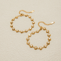 Bracelet à breloques CELES plaqué or 18 carats, 5 pierres CZ blanches, chaîne réglable, bijoux classiques minimalistes, cadeau pour femmes
