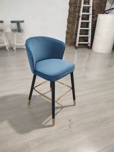 Tabouret de bar moderne en métal et cuir avec dossier haut pour usage commercial dans les restaurants, les cafés, les hôtels - Product Image 4