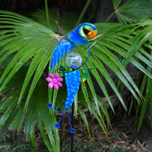 Lámpara Solar Decorativa para Jardín con Forma de Loro, LED, Resistente al Agua, de Pie, con Energía Solar - Product Image 2