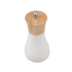 Madera de Acacia fuerte y sostenible, estos molinos de especias son un juego de molinillo de sal y pimienta de madera extra duradero - Product Image 2