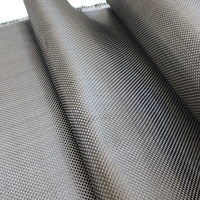 Yüksek Kaliteli 12k 650g Hafif Düz Dokuma Aşınmaya Dayanıklı Su Geçirmez Karbon Fiber Kumaş Rulo Şemsiye