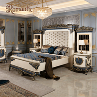 Ensemble de chambre à coucher de luxe en bois de style royal turc avec tête de lit capitonnée, design antique européen, tailles et couleurs personnalisables pour villa