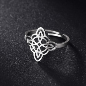 Nuevo anillo <span class=keywords><strong>con</strong></span> amuleto de nudo de bruja del Norte, joyería de moda de acero inoxidable, anillo de amuleto de <span class=keywords><strong>brujería</strong></span> <span class=keywords><strong>con</strong></span> nudo celta hueco irlandés abierto para mujer - Product Image 3