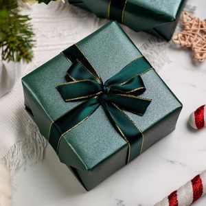 Yarcony Shimmer Dark Green <b>Wrapping</b> <b>Paper</b> Roll 30 Inches X 33 Feet Solid Color Pearly Lustre Gift Wrap Birthday - Product Image 4