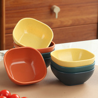 Plats à condiments carrés en plastique poli de 4 pouces avec paille de blé pour marmite sauce barbecue vinaigre de soja
