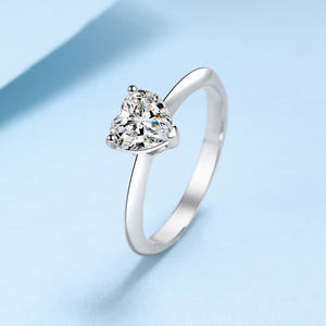 S925纯银D色0.5ct 1CT 2CT硅石钻石结婚承诺戒指镶嵌爱心女性设计 - Product Image 2