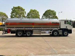 Camión <span class=keywords><strong>Cisterna</strong></span> de Combustible SINOTRUK HOWO 8x4, 30000L, 400HP, Diésel, para Exportación - Product Image 2