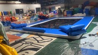 Bateau ponton flottant gonflable en forme de E pour le stationnement des bateaux