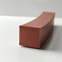 Bande d'étanchéité en caoutchouc extrudé résistant aux hautes températures carré en silicone Epdm en caoutchouc mousse éponge joint de porte