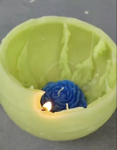 Bougie Spirale Parfumée en Cire <span class=keywords><strong>de</strong></span> Soja 2-en-1 avec Mèche en Spirale et Flamme en Boule pour Anniversaire et Noël - Product Image 1