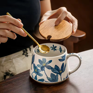 Mug à café en céramique moderne au design floral personnalisé, style dessin animé, pour fêtes, 401-500 ml, compatible lave-vaisselle et micro-ondes, personnalisable en gros - Product Image 2