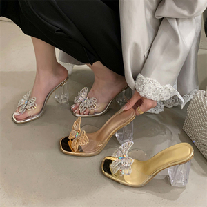 รองเท้าส้นสูงแฟชั่นฤดูร้อนสำหรับผู้หญิง แบบใส ประดับคริสตัล กันน้ำ พื้นหนา กันลื่น เหมาะสำหรับงานปาร์ตี้ - Product Image 6