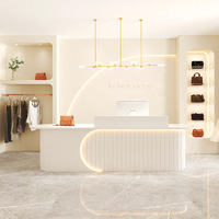 Comptoir de réception moderne et durable en bois pour salons de beauté, zones de restauration, hôtels, hôpitaux, centres commerciaux, magasins de vêtements et boutiques