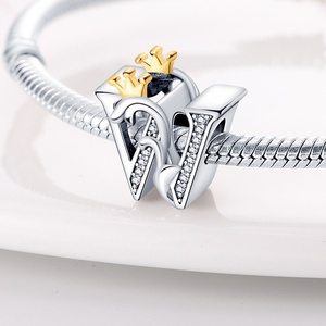 Pulsera de estilo pañuelo con colgante de letra de <span class=keywords><strong>corona</strong></span> inglesa chapada en plata de hierro, diseño Pan Jia, superventas transfronteriza en AliExpress - Product Image 3