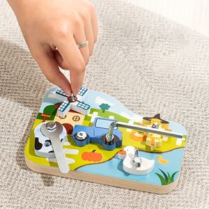 กระดานปริศนาไม้รูปทรงน็อตและสกรู ของเล่นเสริมพัฒนาการเด็กเล็ก ฝึกทักษะการใช้มืออย่างละเอียด เหมาะสำหรับเด็กอายุ 2 ปีขึ้นไป - Product Image 3