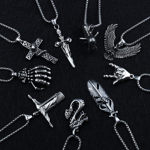 Collar de cruz de aleación para hombres y mujeres, colgante hip-hop que no se desvanece, accesorio de cadena para suéter de moda, con perla principal para niños - Product Image 1