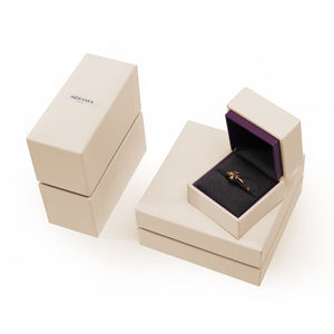Caja <span class=keywords><strong>de</strong></span> Almacenamiento <span class=keywords><strong>de</strong></span> Lujo para Relojes, Joyas y <span class=keywords><strong>Perfumes</strong></span> <span class=keywords><strong>de</strong></span> <span class=keywords><strong>Mujer</strong></span>, Caja <span class=keywords><strong>de</strong></span> Regalo Navideña con Relieve, <span class=keywords><strong>Estuches</strong></span> <span class=keywords><strong>de</strong></span> Cartón Ranurado - Product Image 4