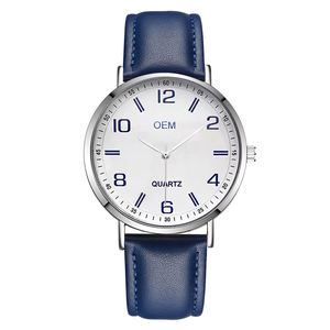 Créez votre propre montre personnalisée avec des initiales - Product Image 1