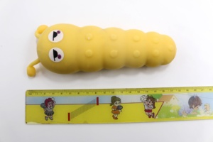 Giocattolo Antistress a Forma di Verme in Gomma TPR Riempito di Colla-Sabbia, Regalo Promozionale Brevettato, Morbido ed Elastico a Lenta Risalita, Certificato EN71 ASTM - Product Image 3