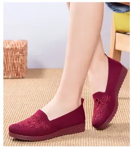2021新しい女性の布の靴ニットネット表面柔らかい滑り止めカジュアルシューズbreathablelazy靴プリントファッション歌う快適