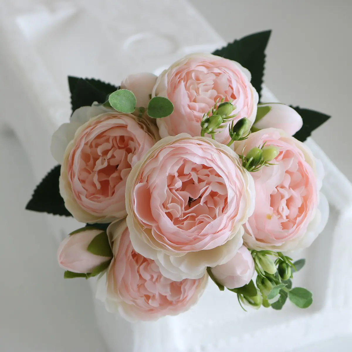 ดอกโบตั๋นผ้าไหมช่อดอกไม้ประดิษฐ์ดอกไม้ประดิษฐ์ดอกกุหลาบนิรันดร์สำหรับตกแต่งในร่มงานแต่งงาน