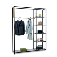 Meubles modernes pliables en bois présentoirs noirs et dorés pour magasin de vêtements cintres suspendus durables pour la décoration d'étagère de magasin
