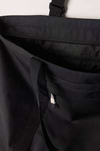 Sac fourre-tout convertible de voyage et de sport en nylon personnalisé avec fermeture éclair, logo imprimé sur mesure, portable et léger - Product Image 4