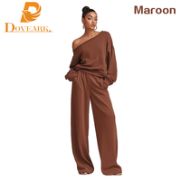 Ensemble deux pièces décontracté et respirant pour femme : haut à manches longues et épaules dénudées de couleur unie, pantalon large à col confortable
