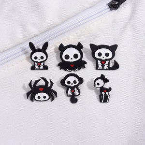 Goth Punk hewan Enamel Pin hitam putih lucu Iblis bros kerah lencana ransel aksesoris logam kerajinan Pin untuk pakaian - Product Image 3