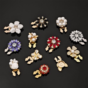 Boutons décoratifs en métal avec perles, strass et fleurs papillon pour chemisiers et vêtements féminins - Product Image 6