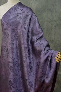Kain Satin Jacquard Stretch Kepadatan Tinggi dengan Tampilan Sutra untuk Gaun, Pakaian Malam, Pakaian Tidur, Pakaian Fashion, dan Busana - Product Image 5