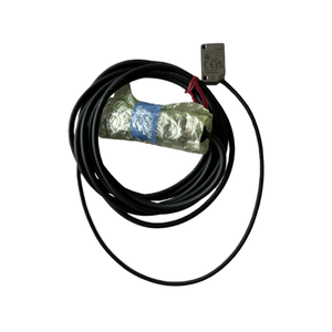 Sensor de Flujo KEYENCE FD-XC8R1 con Abrazadera para Tubería de Resina, Utilizado para el Control de Flujo de Soluciones de Limpieza en la Industria de la Impresión - Product Image 2