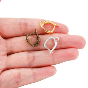 Accessoires de bijoux DIY : Crochets français à ressort, attaches en laiton en forme de U pour la création de bijoux - Product Image 3