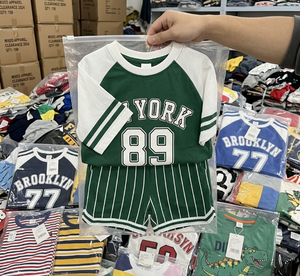 ชุดเซ็ตเสื้อผ้าเด็กแขนสั้นลายบล็อกสีสันสดใสสำหรับฤดูร้อน ผ้าคอตตอนหนานุ่ม ลายวินเทจผสมผสาน สำหรับเด็กวัย 3-6 ปี - Product Image 1