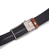 Vente en gros de ceinture à cliquet design pour hommes, matériau décontracté et formel en peau de vache avec alliage pour ceinture à boucle pour hommes