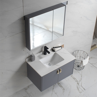 Ensemble de meubles de salle de bain en PVC suspendus au mur, personnalisés, résistants à l'humidité, étanches, avec armoire à miroir pour projet hôtelier