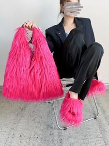 冬の女性のフェイクファーバッグ無地ロングぬいぐるみトートバッグキャンディーカラーソフトふわふわショルダーバッグ日付ショッピングハンドバッグ袋メイン - Product Image 6