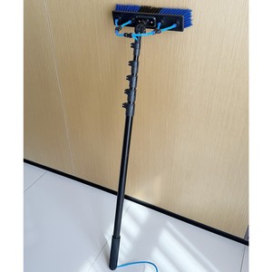 <span class=keywords><strong>Brosse</strong></span> <span class=keywords><strong>télescopique</strong></span> professionnelle OEM ODM pour le nettoyage des fenêtres et des panneaux solaires, avec perche à 4 sections et portée de 8 m, vente en gros - Product Image 6