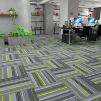 Dalles de moquette bouclée durables avec support en bitume 50x50cm, revêtement de sol carré en polypropylène pour bureaux, commerces, gares, centres commerciaux, banques