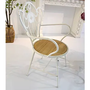 이노바 빈티지 소박한 장식 튼튼한 흰색 금속 프레임 나무 좌석 홈 바 레스토랑 커피 의자