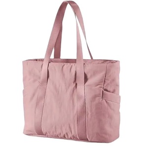 Sac fourre-tout pour femme OEM, fabriqué en usine BSCI, grand sac à bandoulière avec poignée supérieure et boucle pour tapis de yoga - Product Image 1