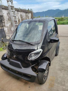 สกู๊ตเตอร์ไฟฟ้าคุณภาพสูง ผลิตในจีน รถมินิแบบปิดเต็มคันใหม่ พร้อมพวงมาลัยซ้าย กล้องมองหลัง ไฟหน้า LED หลังคาซันรูฟ - Product Image 1