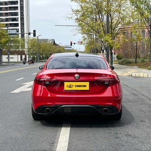 Alfa Romeo Giulia 2017 2.0T 280HP Édition Luxe Berline Voitures Toit ouvrant panoramique Voiture universelle 2 roues motrices Essence Alfa Romeo Giulietta - Product Image 3