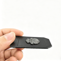 Écussons en cuir véritable écologiques personnalisés, peints sur les bords, avec logo métallique 3D, accessoires de vêtement à coudre, vente en gros OEM