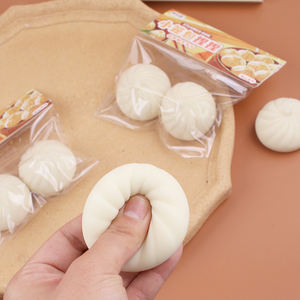 ของเล่นบีบคลายเครียดรูปซาลาเปาขนาดเล็กน่ารัก ปี 2026 ทำจากวัสดุ TPR ขนาด 5 ซม. พกพาสะดวก - Product Image 4