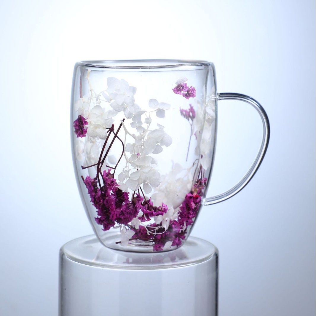 Hierba de cristal púrpura, bola bordada blanca.