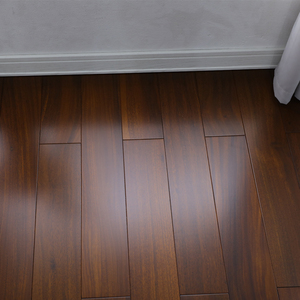 <span class=keywords><strong>Vendita</strong></span> diretta dalla fabbrica di pavimenti in <span class=keywords><strong>legno</strong></span> massello OKAN, colore naturale, spessore 18 mm, per uso in soggiorno. - Product Image 5