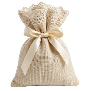 Sacs cadeaux de mariage en jute légers et écologiques avec dentelle et ruban de satin, personnalisables avec logo, vente en gros - Product Image 1