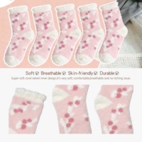 Chaussettes pantoufles douillettes et moelleuses à motif cœur rose pour femme, en polaire corail épaisse, chaudes et confortables pour l'intérieur et le sommeil